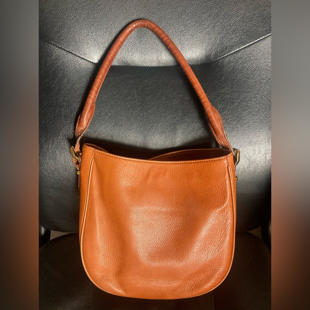 Elegant Vintage cognac classic  J crew Genuine  Leather Shoulder Bag